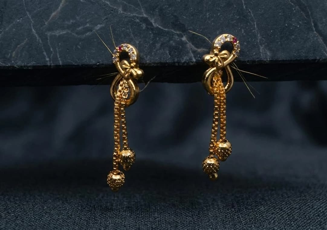 Bow-Tasselled Drop