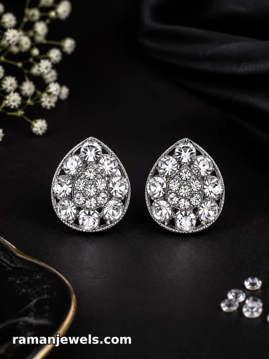 Elegant Teardrop-Shaped Stud Earrings alternate view